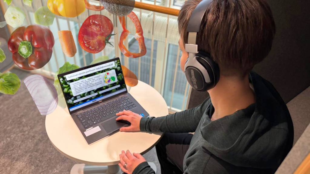 Nainen tekemässä verkkokurssin ensimmäistä moduulia.