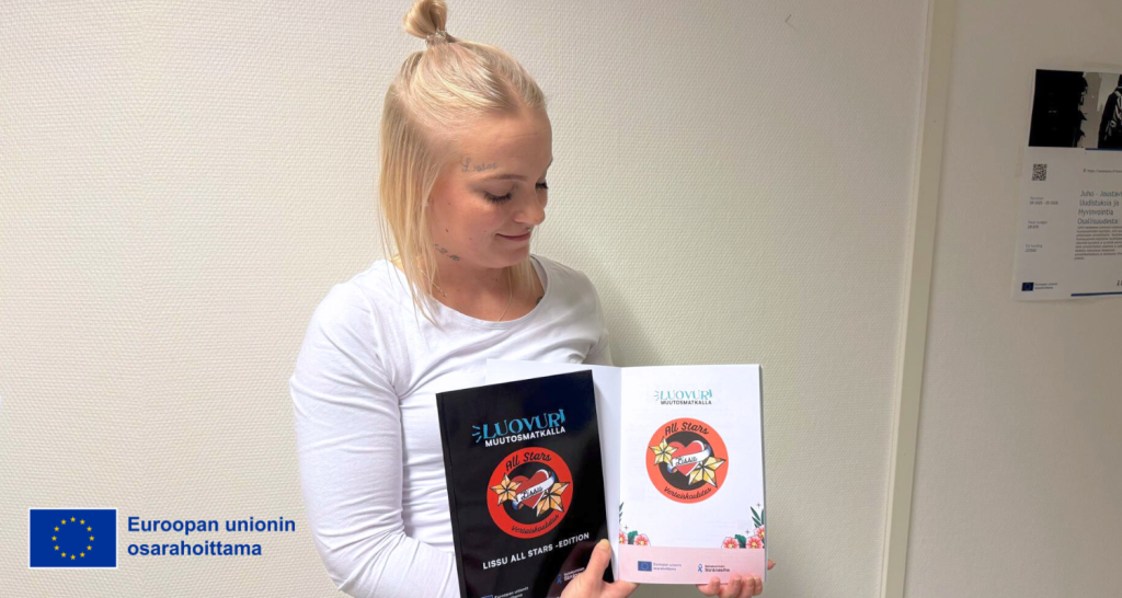 Vivika Tolvanen esittelee Lissu All Stars -harjoituskirjoja.