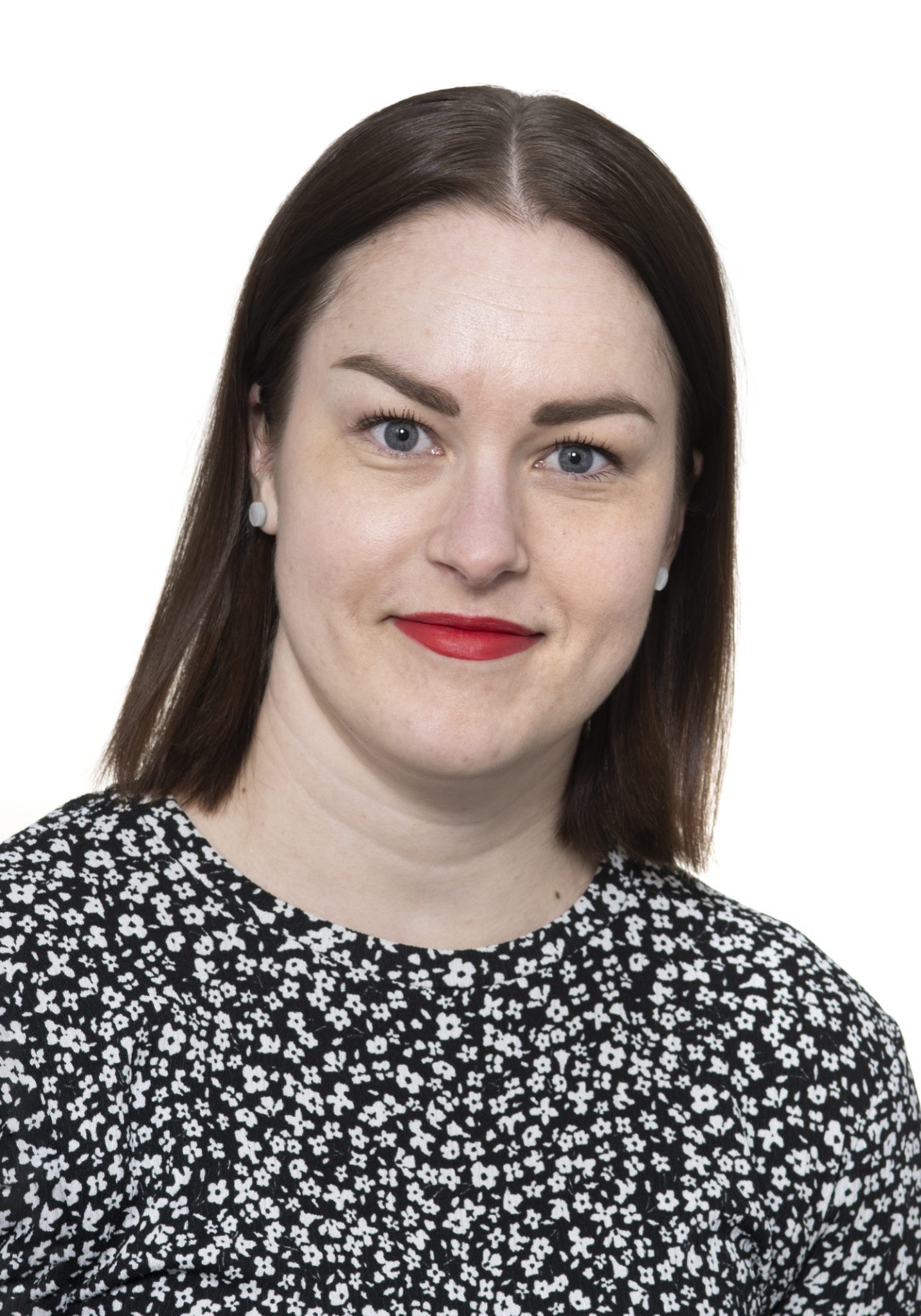 Henna-Maarit Kuusenoja henkilöstökuva.